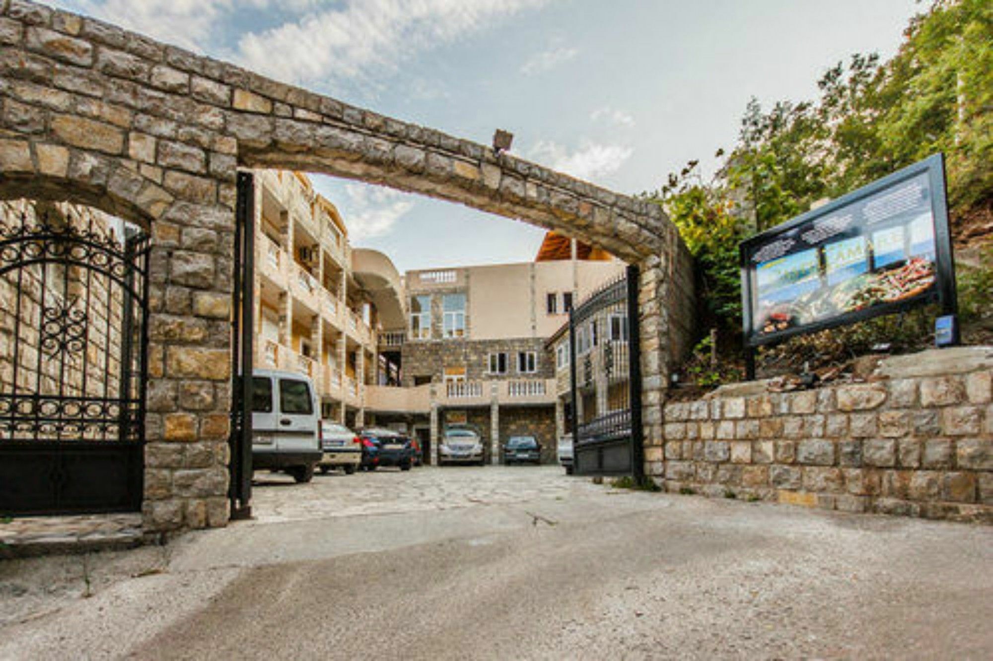 Castellamare Residence Petrovac Eksteriør billede