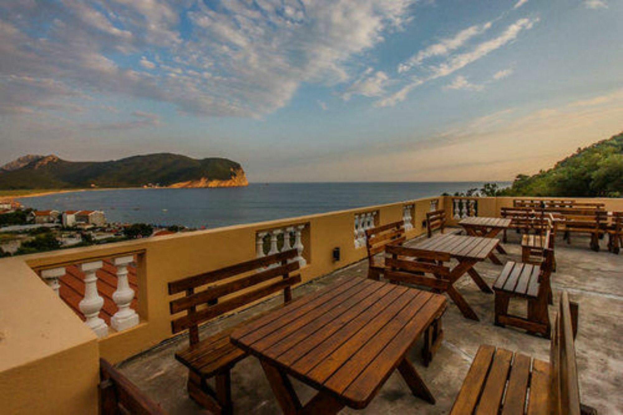 Castellamare Residence Petrovac Eksteriør billede
